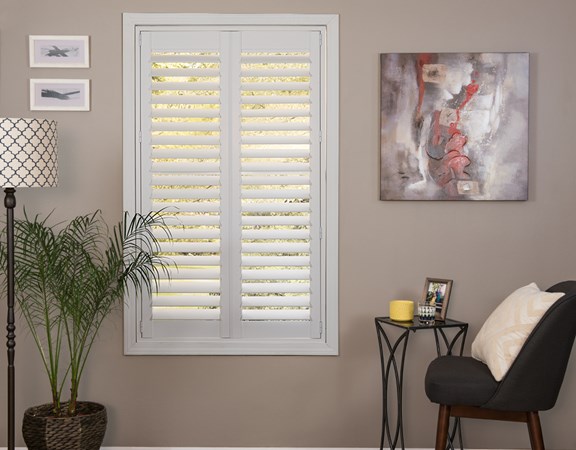 Faux Wood Shutter in the color White